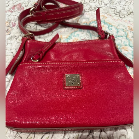 Dooney and Bourke red crossbody - Picture 2 of 9